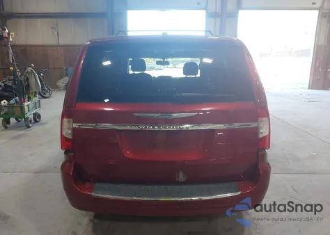 2013 Chrysler Town & Country Touring-L z USA, uszkodzony, nr VIN 2C4RC1CG3DR541472